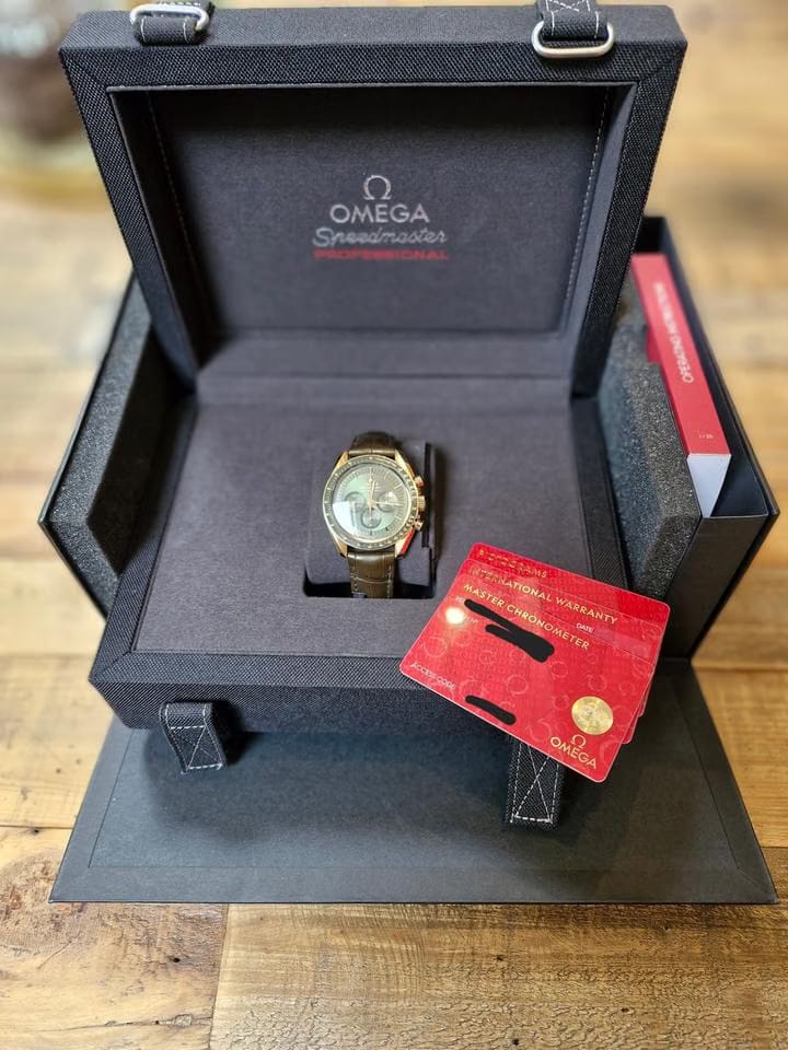 Omega Speedmaster Professional Moonwatch New and unworn 18k Moonshine yellow Gold
