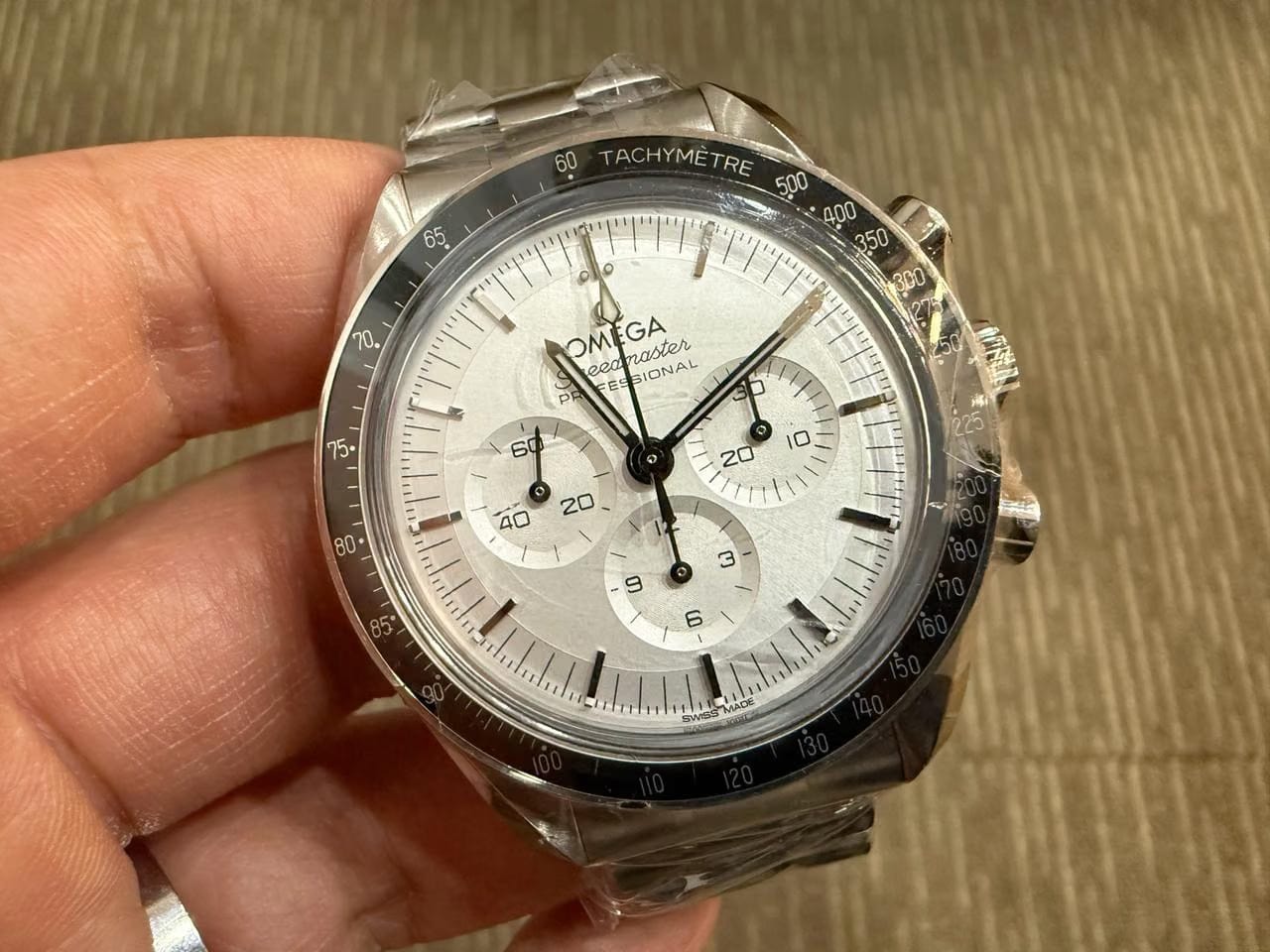 Omega Speedmaster Professional Moonwatch Canopus White Gold Co-Axial Master Chronometer Unworn Set Dec 2025 Complete