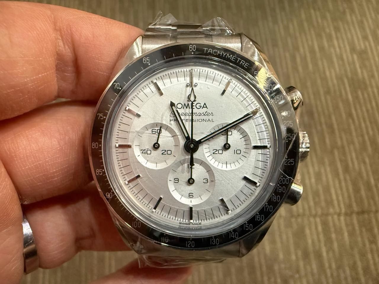 Omega Speedmaster Professional Moonwatch Canopus White Gold Co-Axial Master Chronometer Unworn Set Dec 2025 Complete