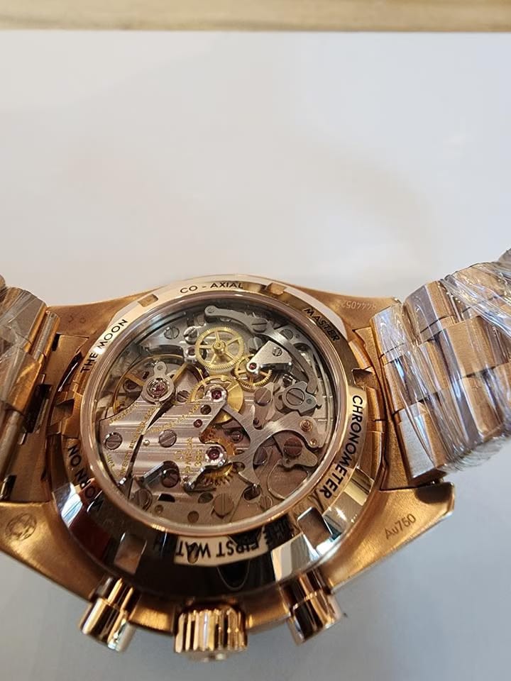Omega Speedmaster Professional Moonwatch Co-Axial Master Chronometer New never worn full set all links included