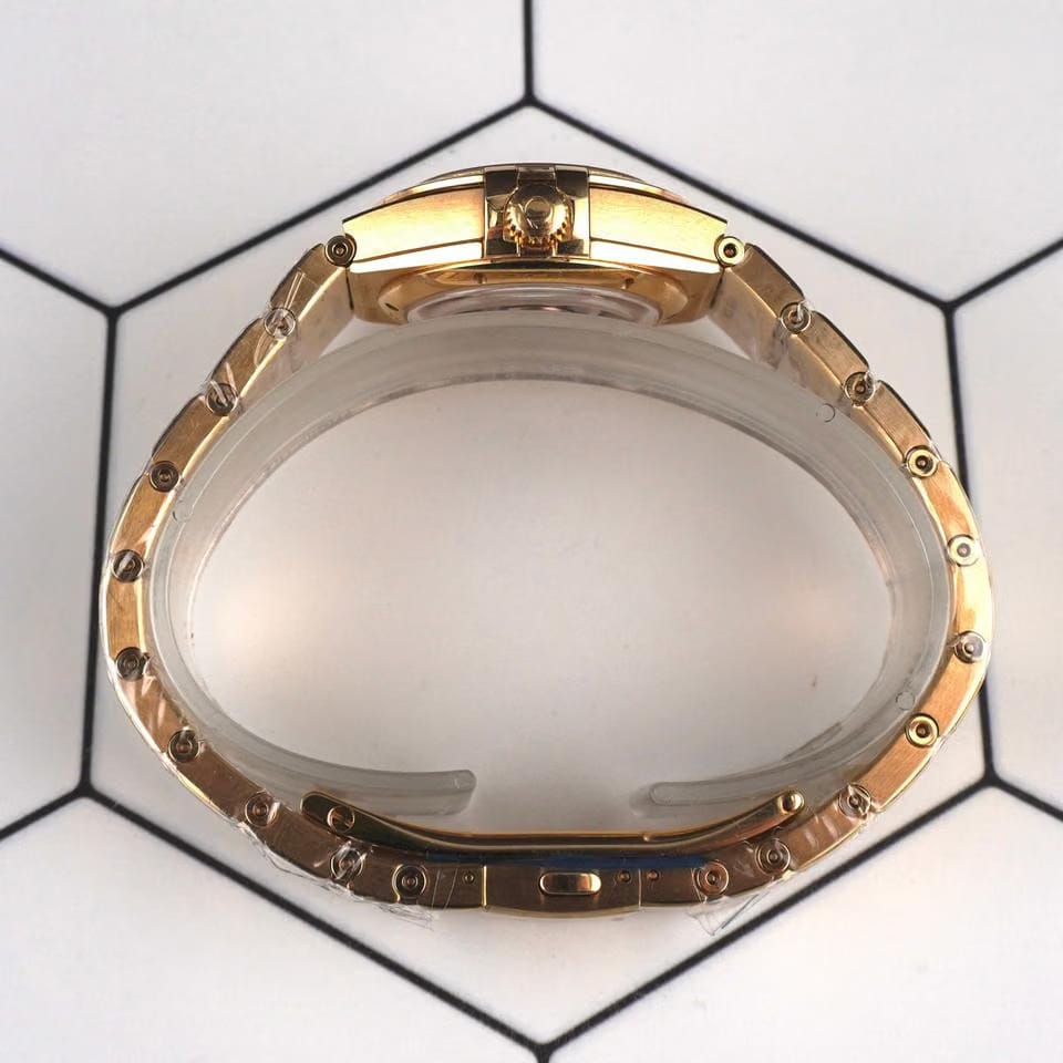 Omega Constellation29mm Constellation 18 K Yellow Gold Diamond Dial Watch 131.55.29.20.58.001