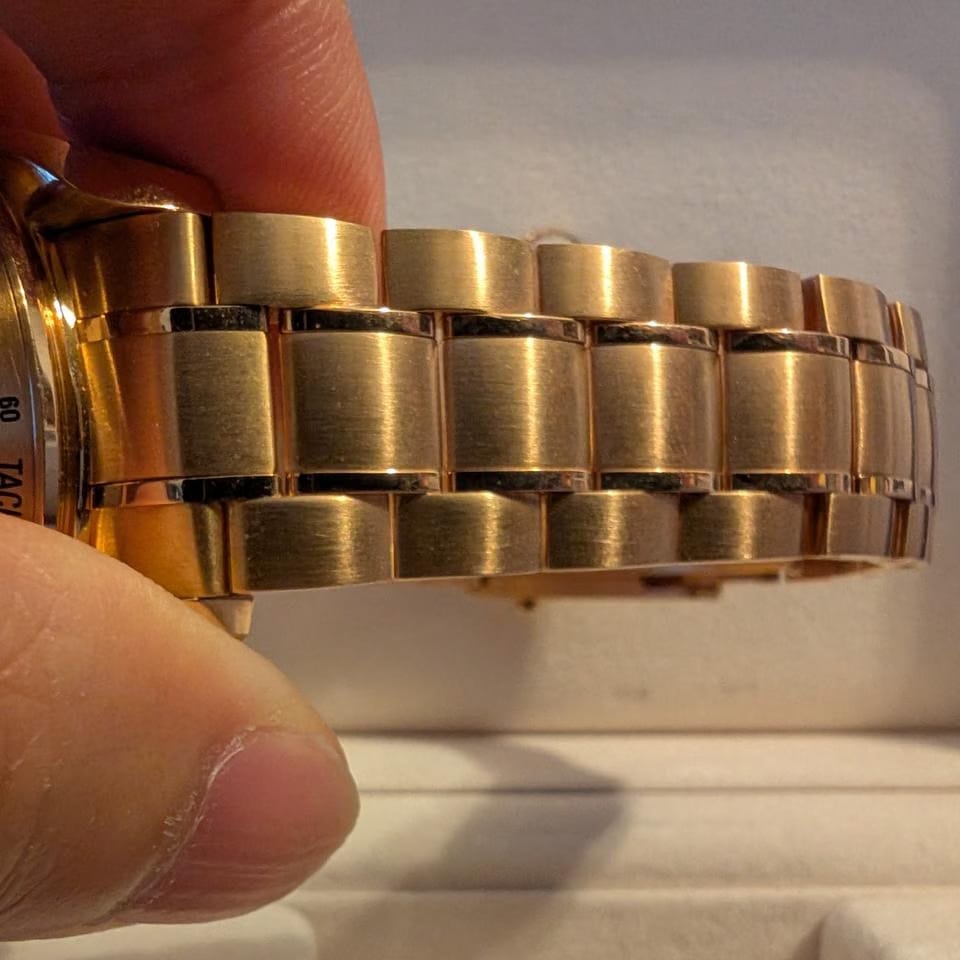 Omega Speedmaster Date323.50.40.40.01.001