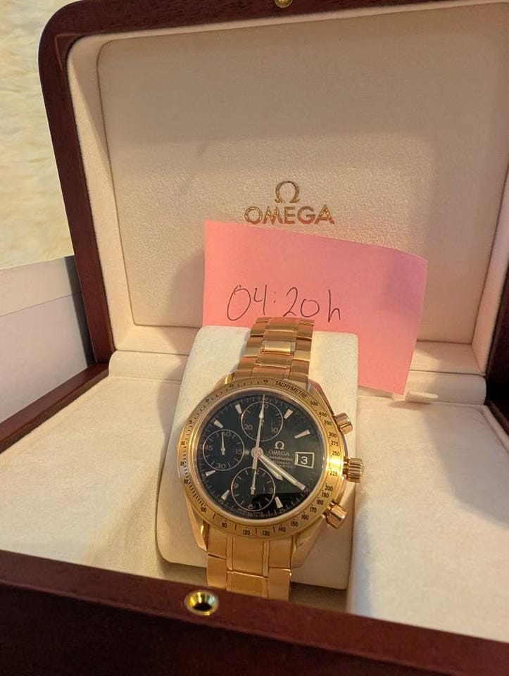 Omega Speedmaster Date323.50.40.40.01.001