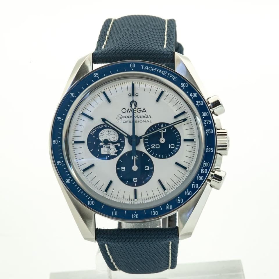 Omega Speedmaster Professional Moonwatch Silver Snoopy Award 50th New 42mm Ref. 310.32.42.50.02.001 Year 2024