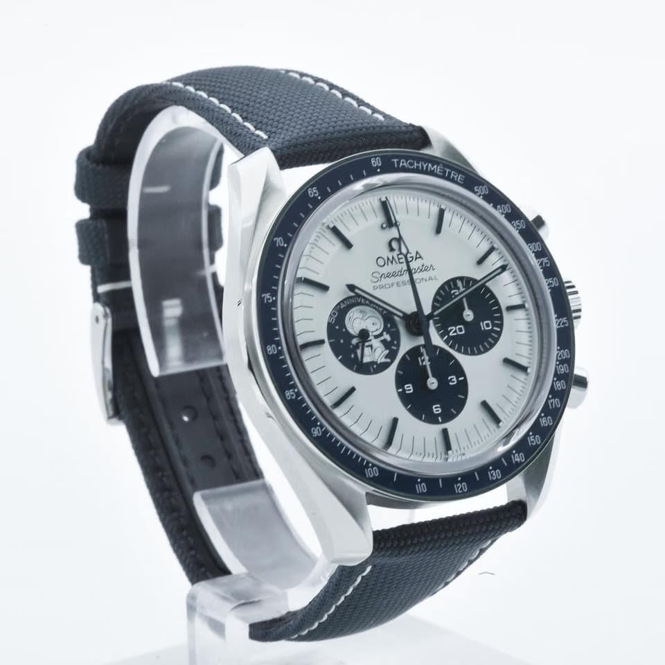 Omega Speedmaster Professional Moonwatch Silver Snoopy Award 50th New 42mm Ref. 310.32.42.50.02.001 Year 2024