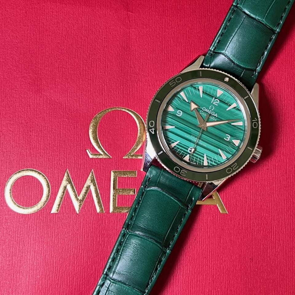 Omega Seamaster 300 Co-Axial Master Chronometer - Platinum Malachite - 234.93.41.21.99.001