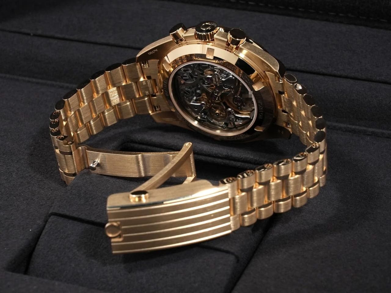Omega Speedmaster Professional Moonwatch310.60.42.50.01.002 2026 Yellow gold Like new & unworn