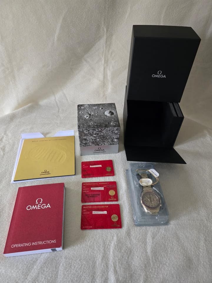 Omega Speedmaster Apollo 11 - L.E. 50th - Full Set - Never Worn - All Films