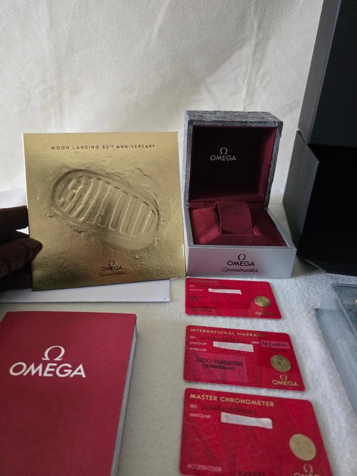 Omega Speedmaster Apollo 11 - L.E. 50th - Full Set - Never Worn - All Films