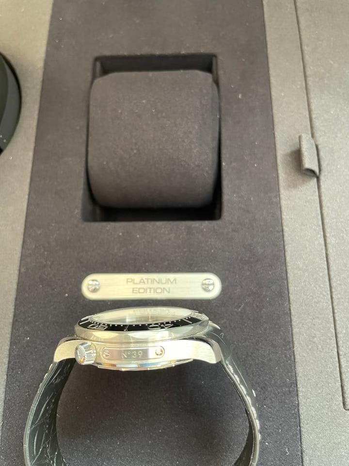 Omega Seamaster Diver 300 MJames Bond PLATIN Numbered Edition
