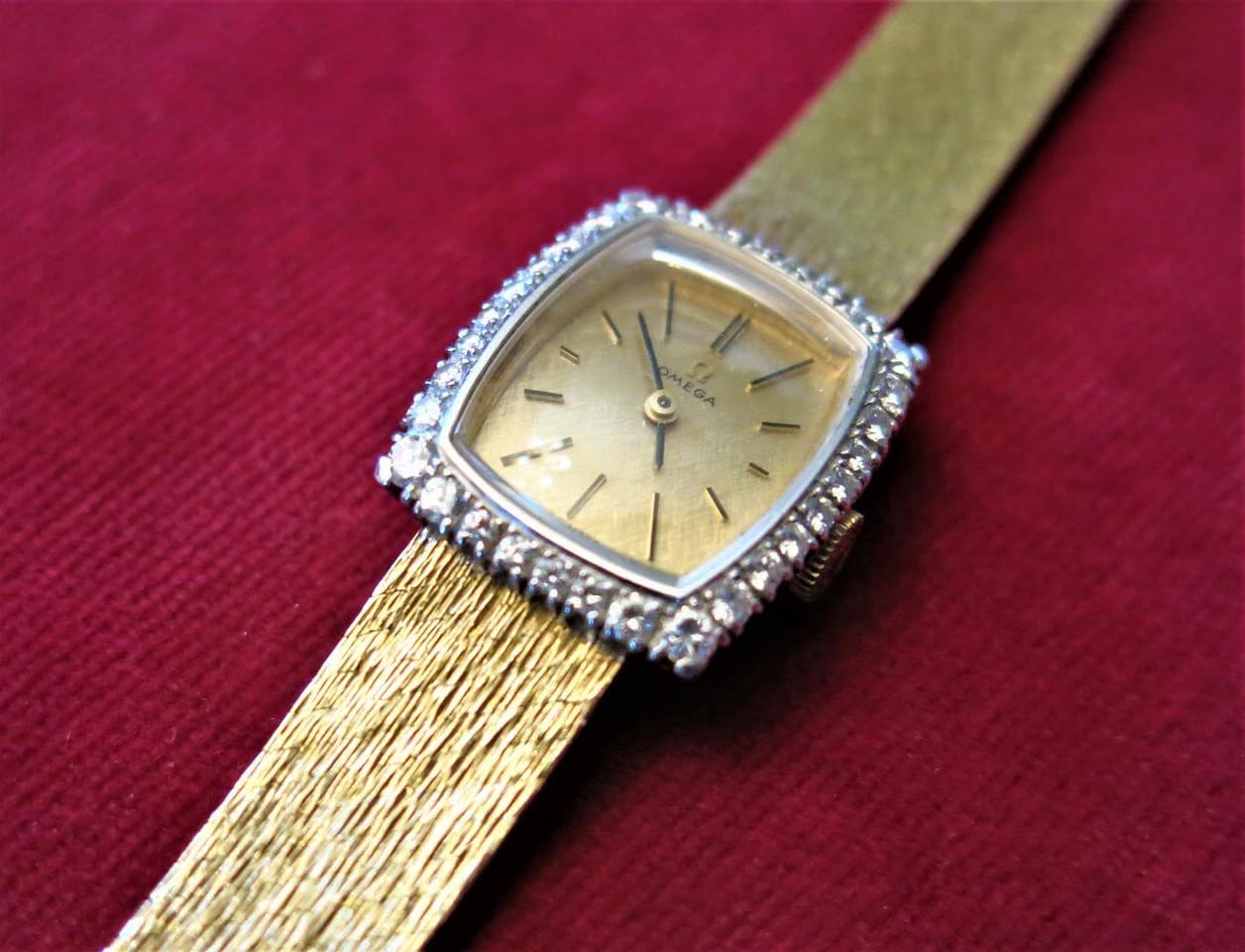 Omega Lady dresswatch gold with diamonda