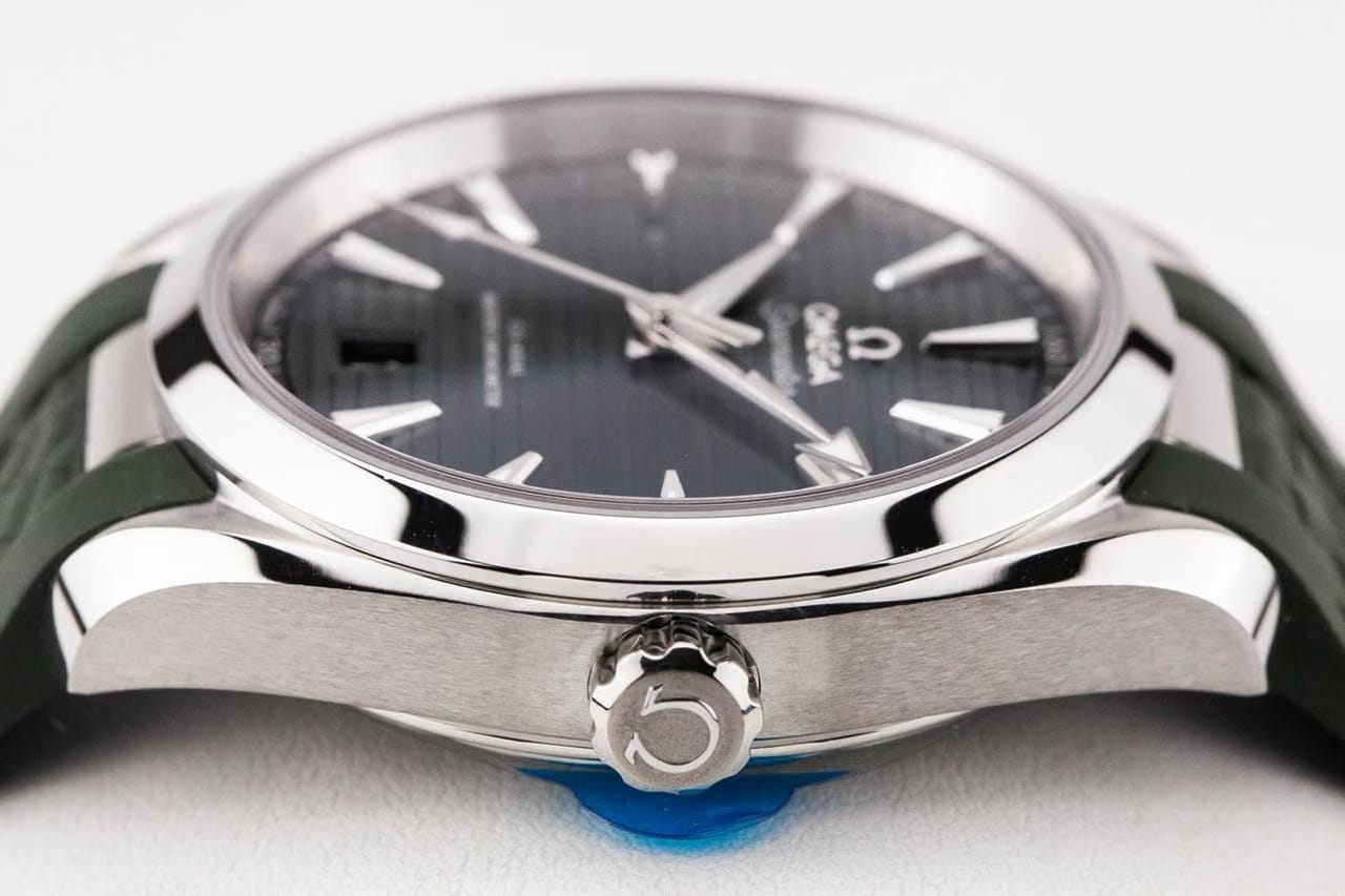 Omega Aqua Terra 8800 38mm Green Diver 220.12.38.20.10.001
