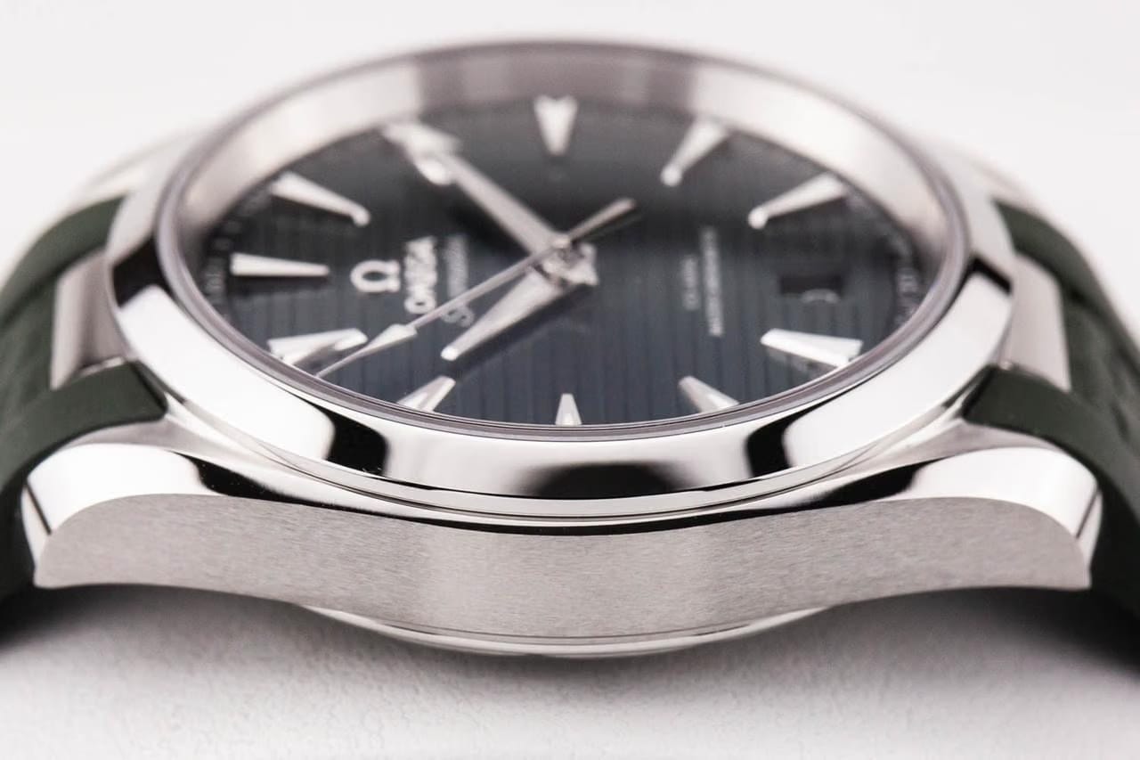 Omega Aqua Terra 8800 38mm Green Diver 220.12.38.20.10.001