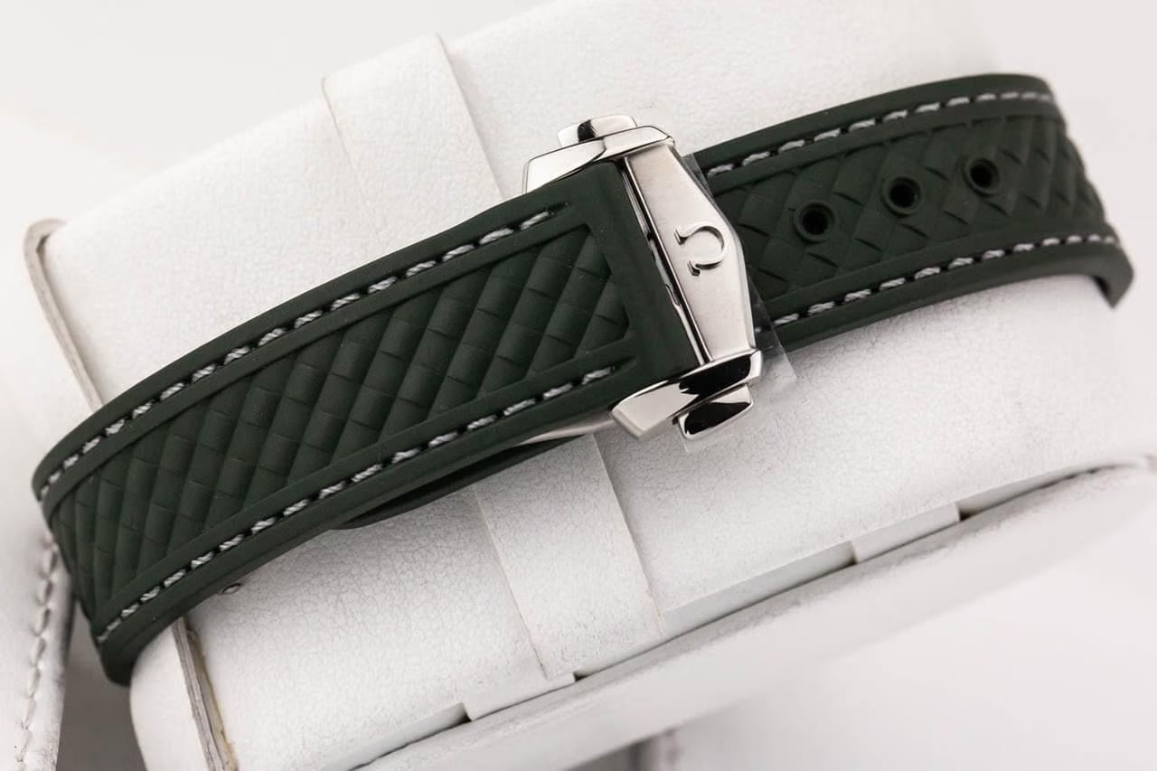Omega Aqua Terra 8800 38mm Green Diver 220.12.38.20.10.001