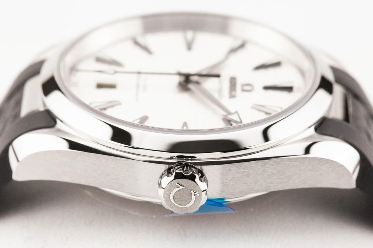 Omega Aqua Terra 8800 38mm White Diver 220.12.38.20.02.001
