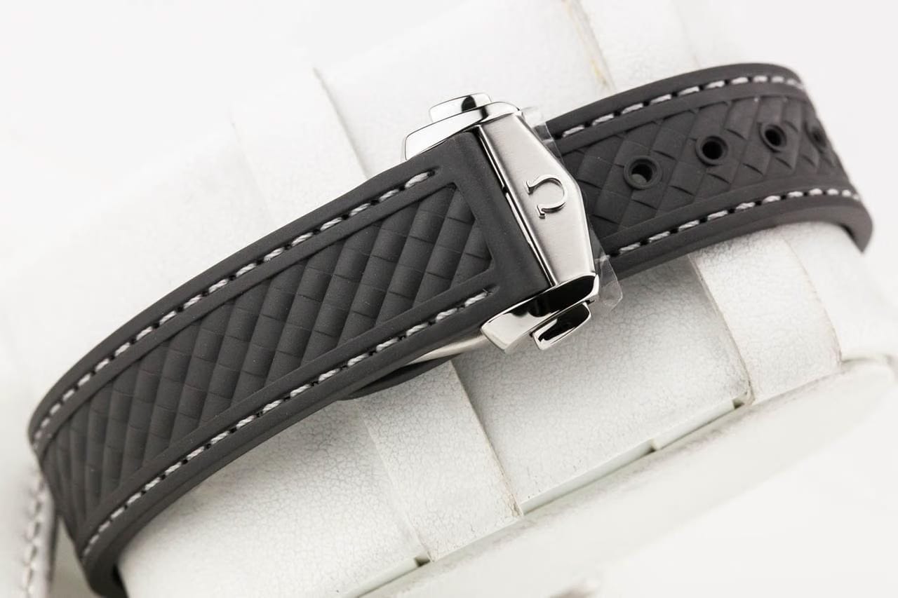 Omega Aqua Terra 8800 38mm White Diver 220.12.38.20.02.001
