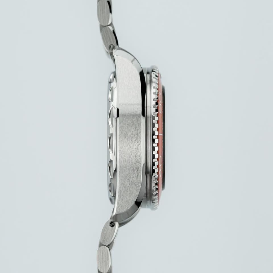 Omega Seamaster Planet Ocean Ultra Deep 6000 M O-Megasteel - The Pinnacle of Deep-Sea Exploration