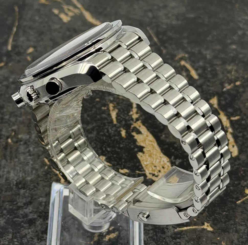 Omega New 2026 - Speedmaster Moonphase Meteorite Dial - 304.30.43.52.06.001