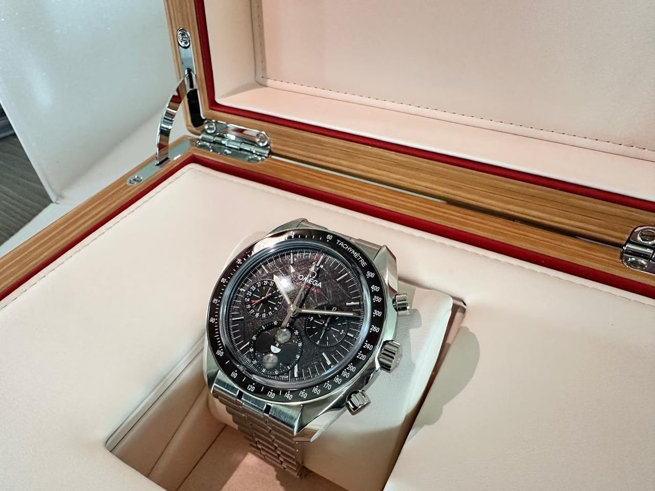 Omega Speedmaster Moonphase Meteorite Unworn 2025