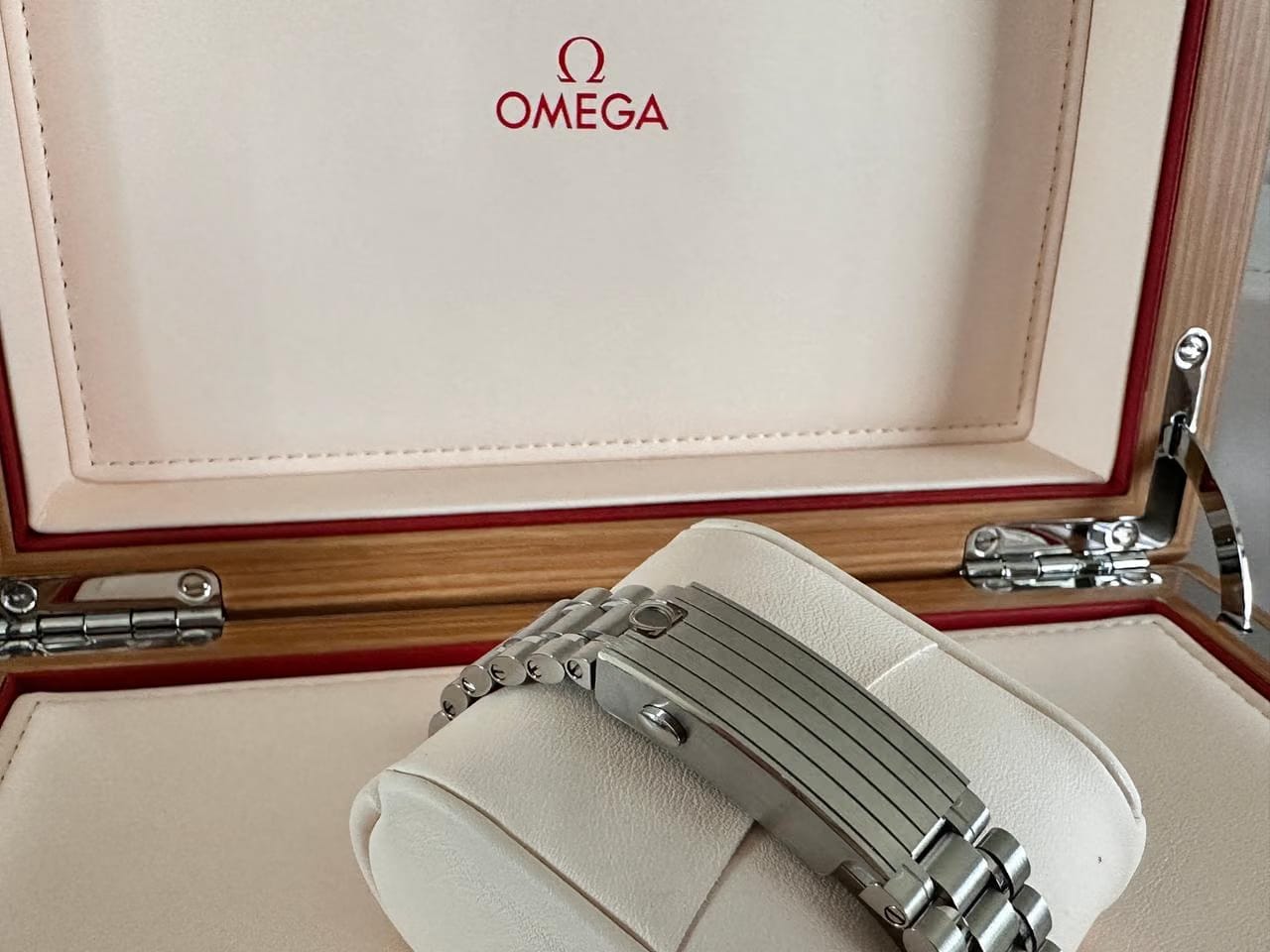 Omega Speedmaster Moonphase Meteorite Unworn 2025