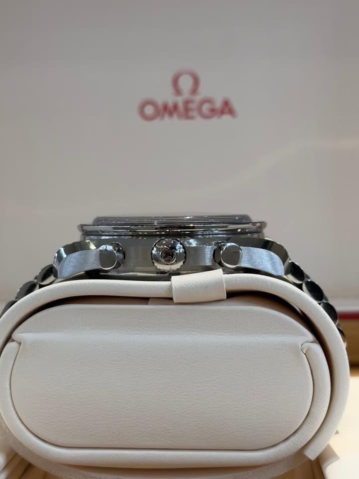 Omega Speedmaster Moonphase 43mm Meteorite