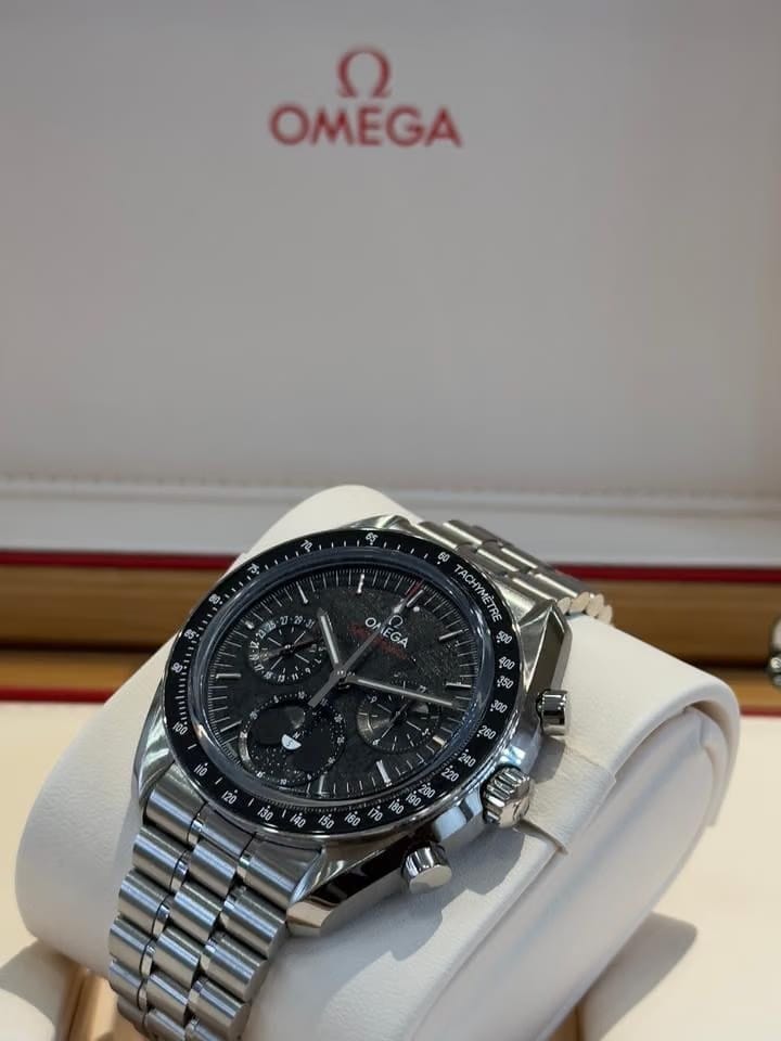 Omega Speedmaster Moonphase 43mm Meteorite