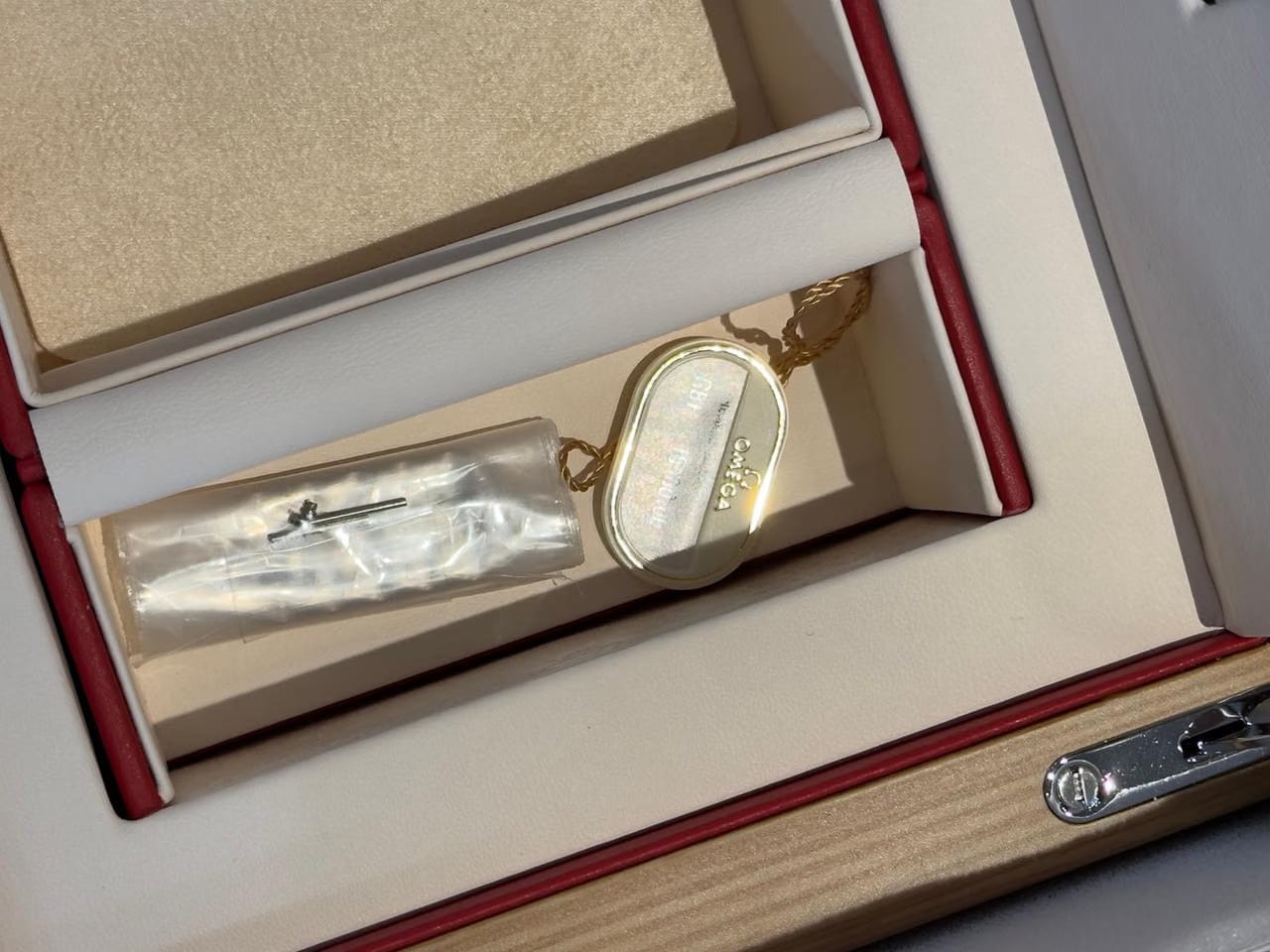 Omega Speedmaster Moonphase 43mm Meteorite