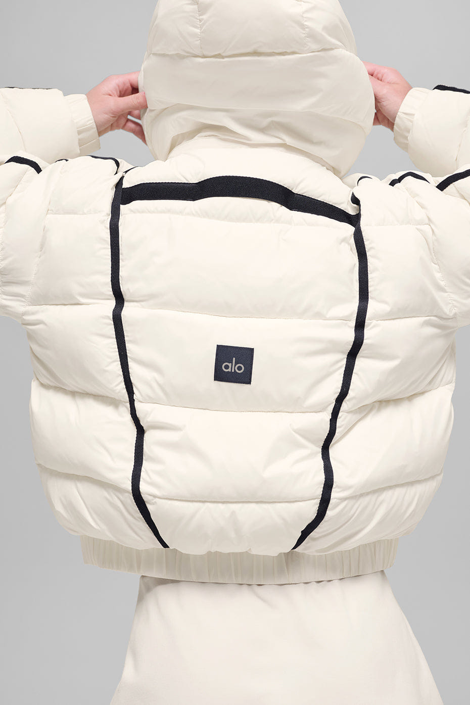 Alo Yoga Aspen Love Puffer Jacket - Ivory