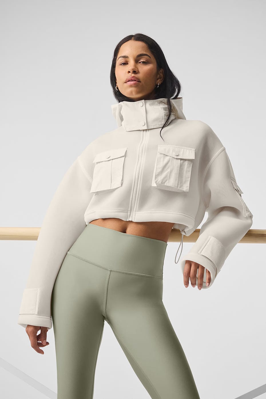 Alo Yoga Cropped Engage Cargo Parka - Ivory