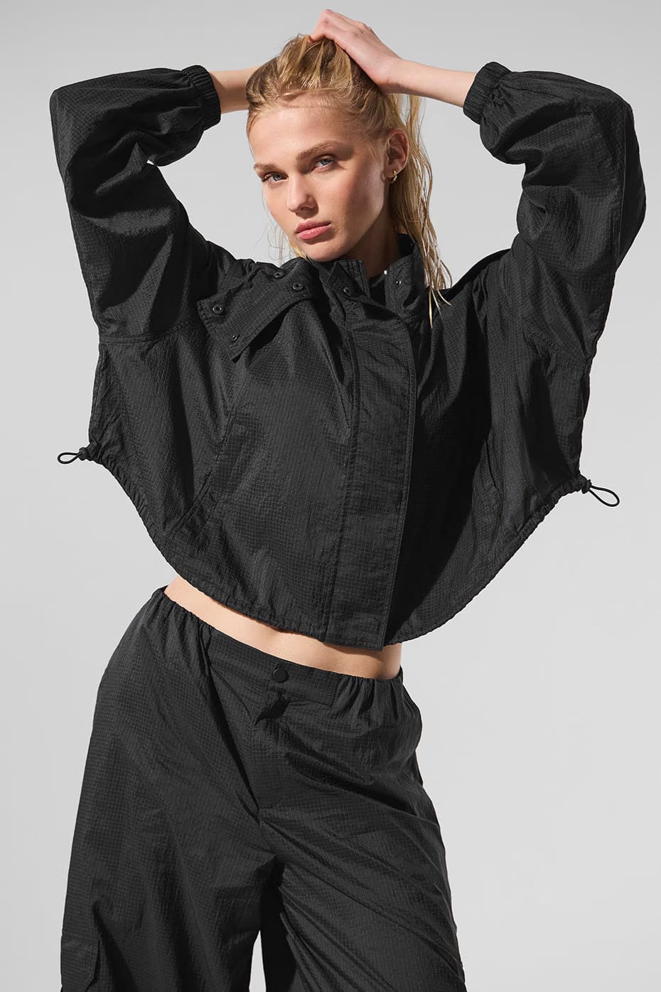 Alo Yoga Cropped Game Time Full Zip Jacket - Black