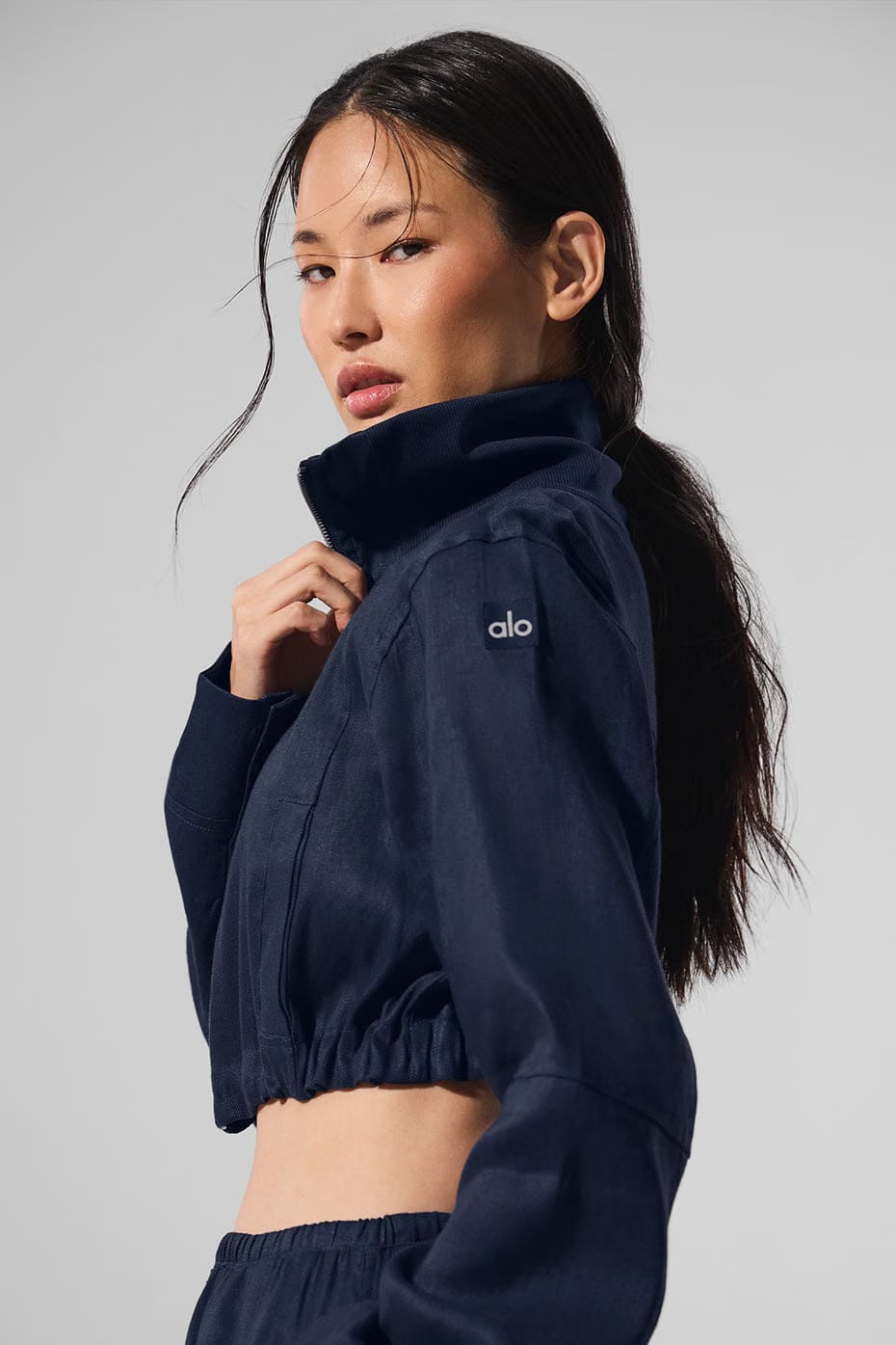 Alo Yoga Linen Cropped Getaway Jacket - Navy