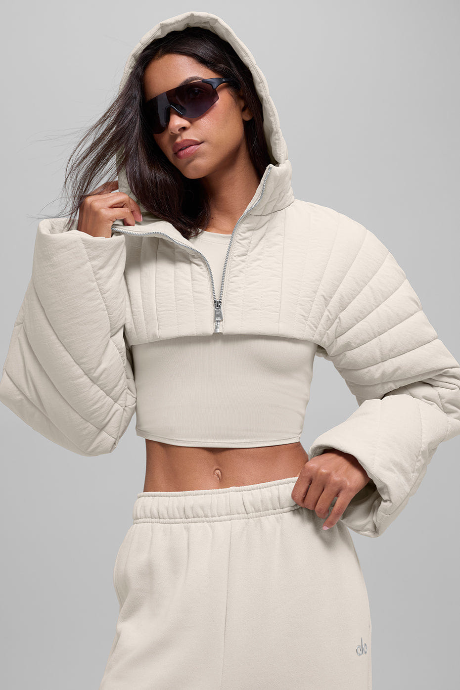 Alo Yoga Quilted Starlight Puffer Shrug - Bone