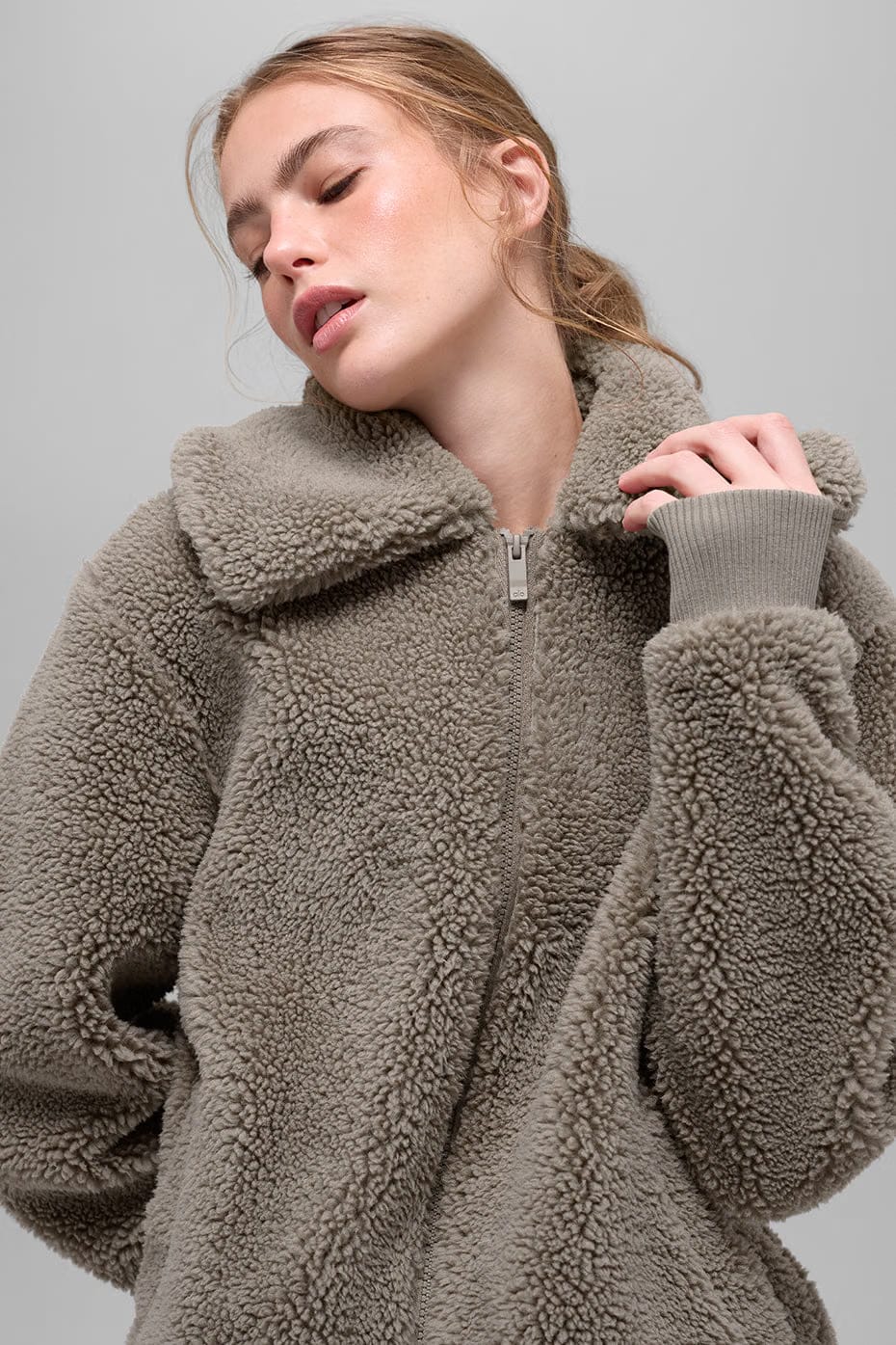 Alo Yoga Sherpa Downtown Jacket - Light Cocoa