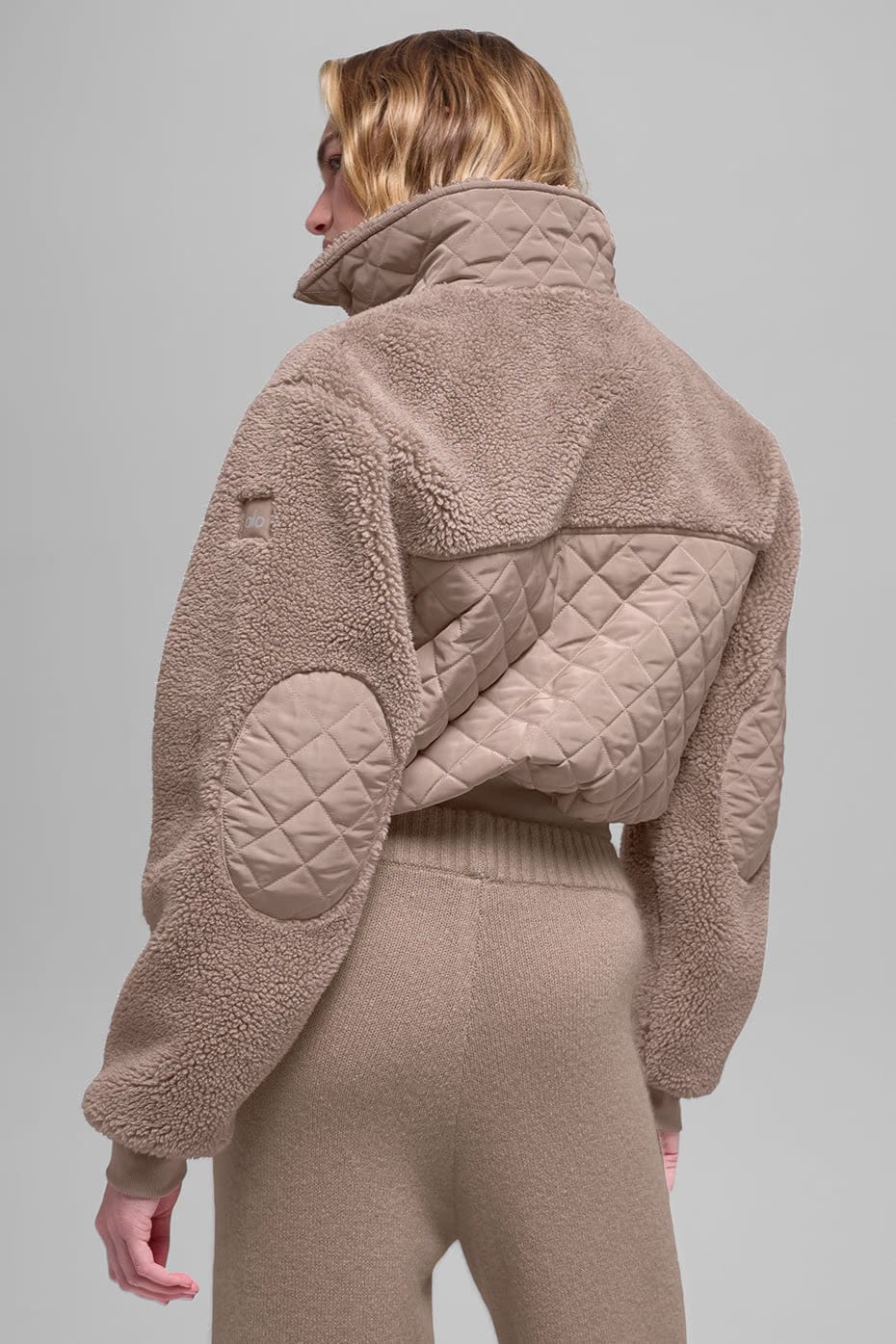 Alo Yoga Sherpa Edge Bomber - Chai Latte