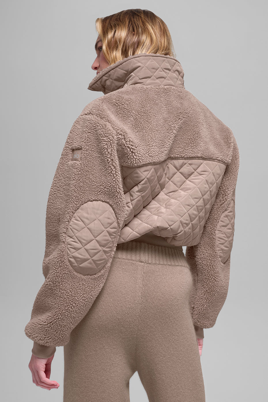 Alo Yoga Sherpa Edge Bomber - Chai Latte