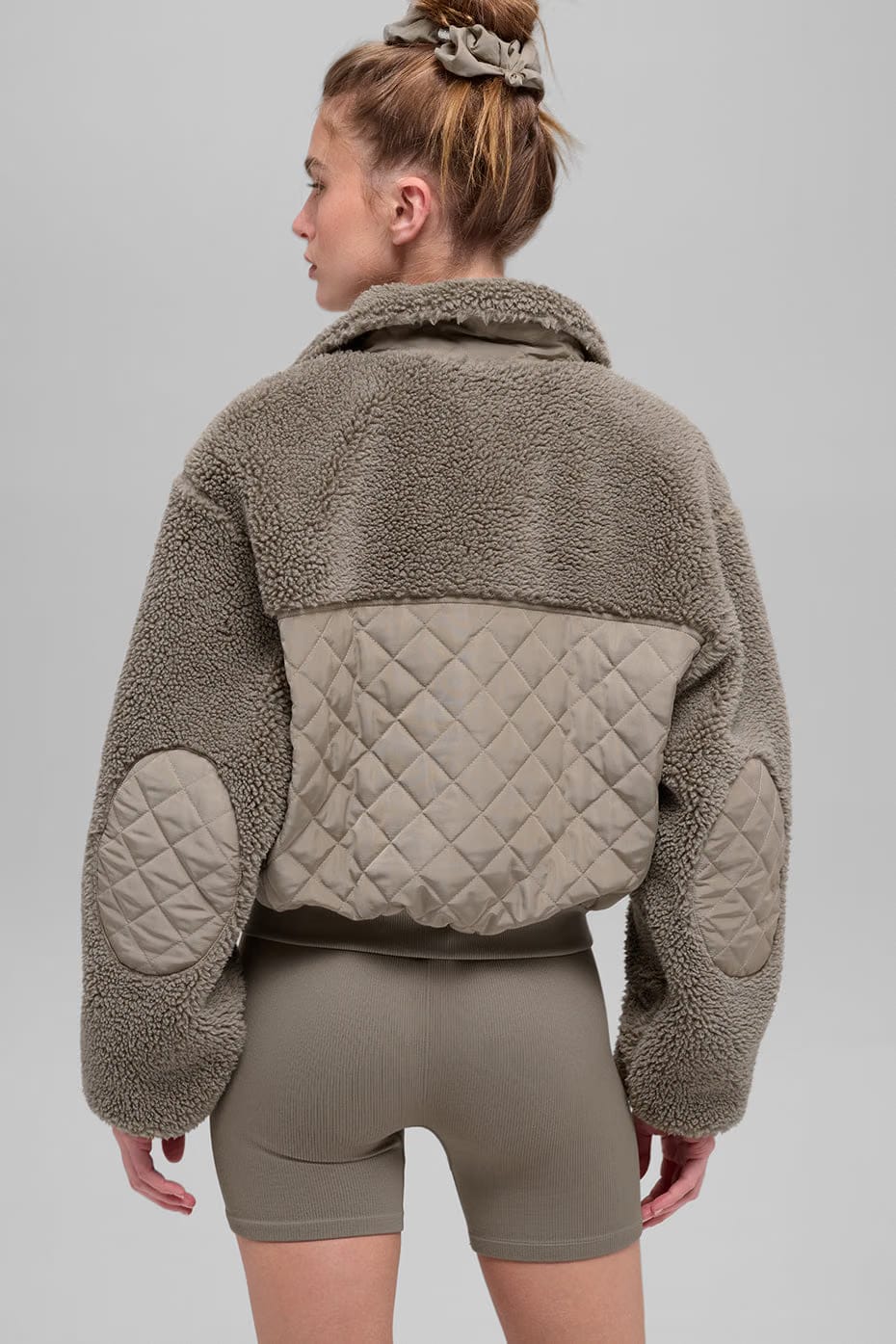 Alo Yoga Sherpa Edge Bomber - Light Cocoa