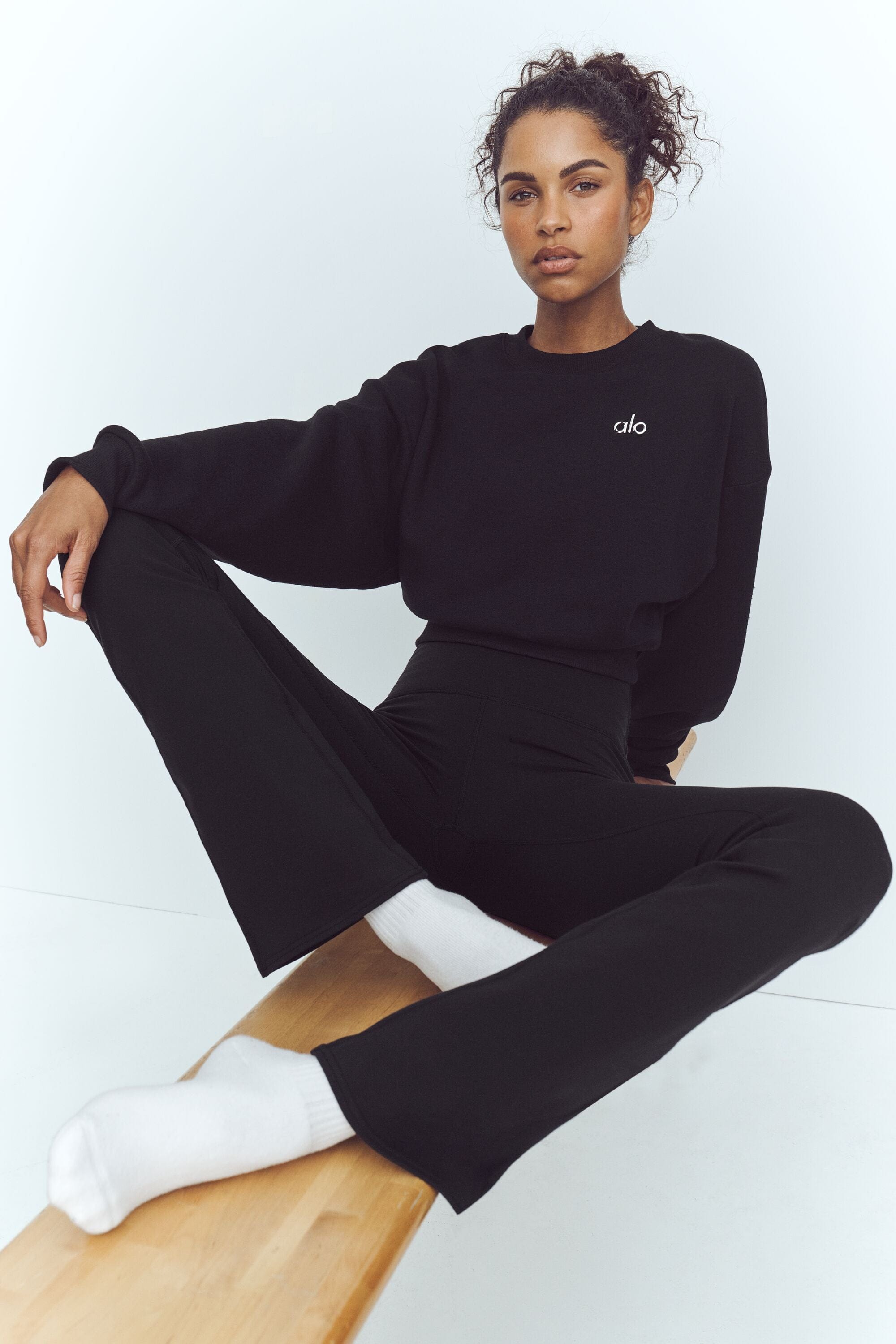 Alo Yoga Airbrush High-Waist 7/8 Bootcut Legging - Black