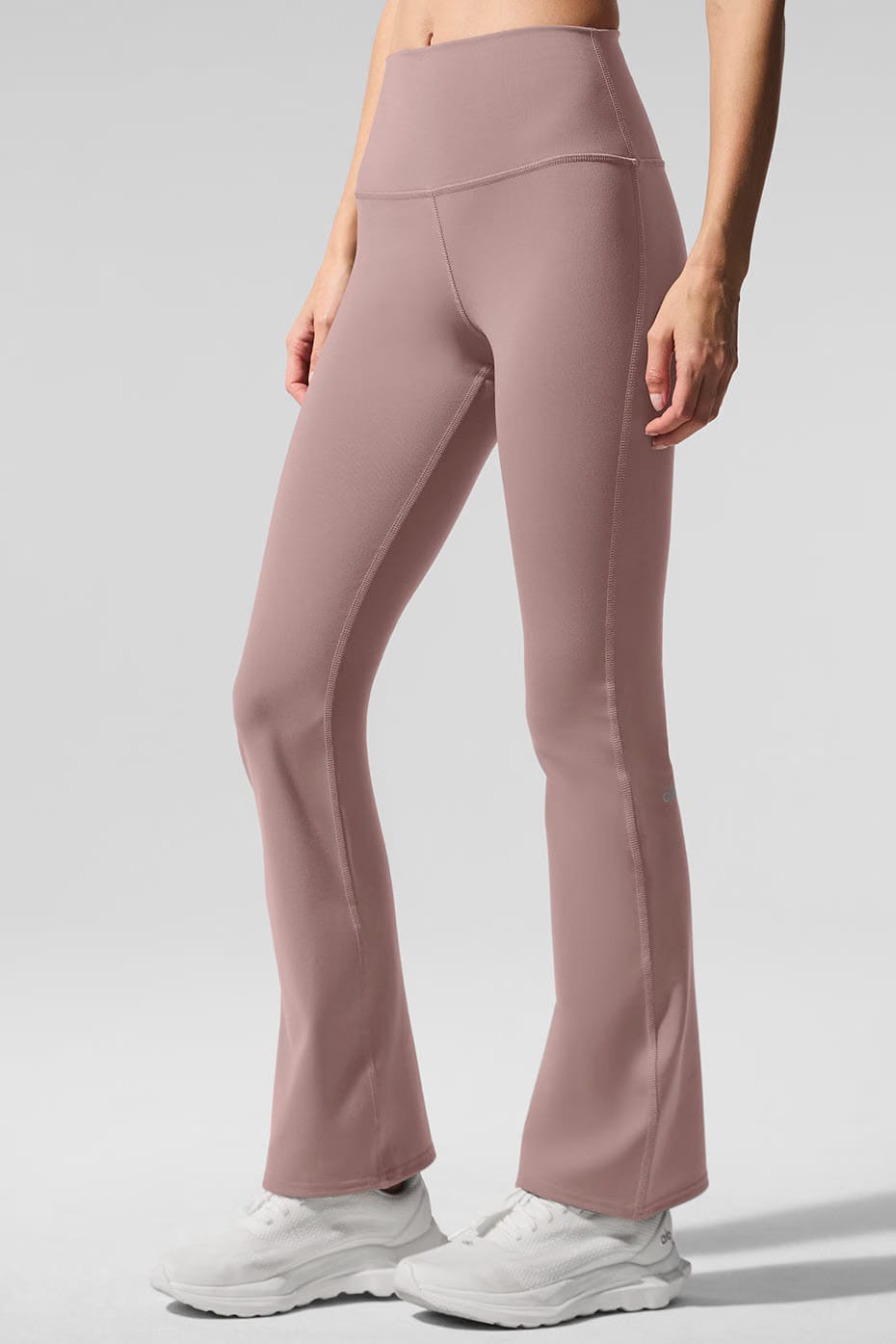 Alo Yoga Airbrush High-Waist 7/8 Bootcut Legging - Taupe
