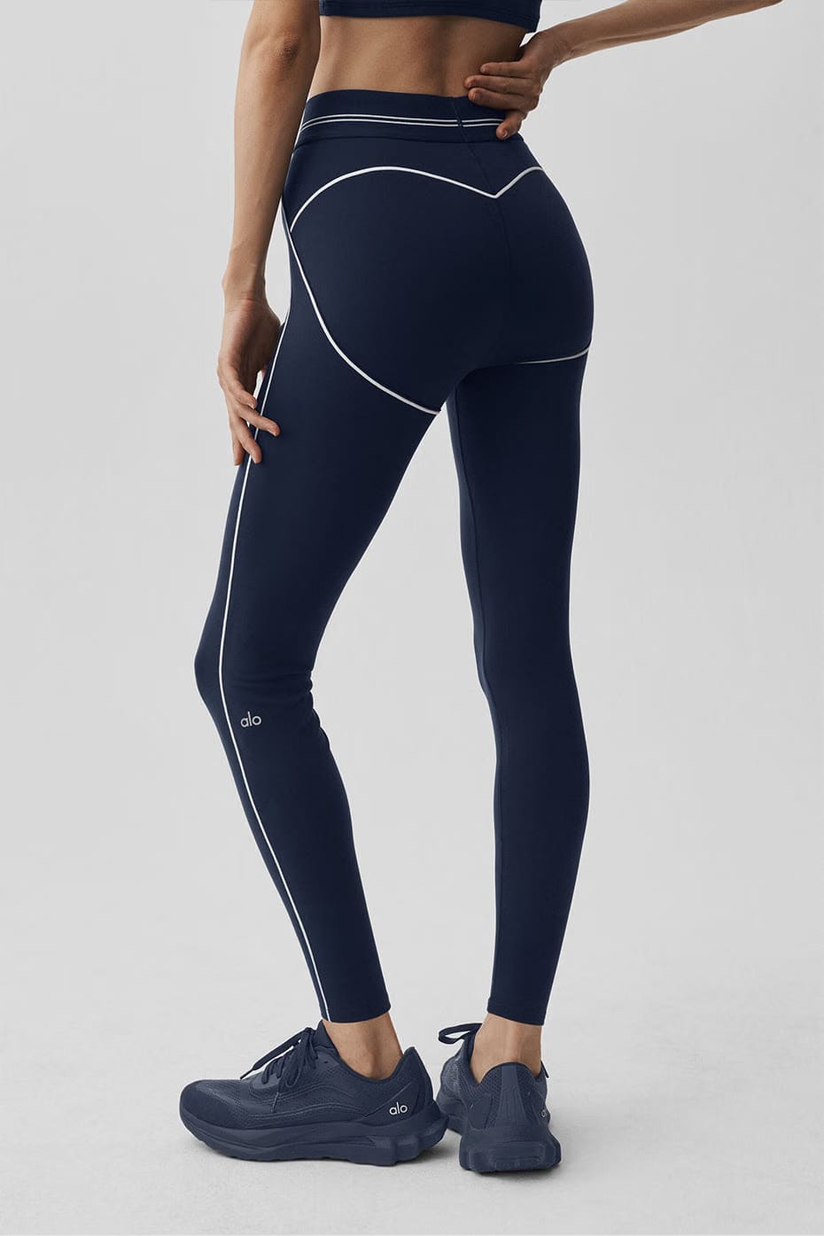 Alo Yoga Airbrush High-Waist 7/8 Heart Throb Legging - Navy/White