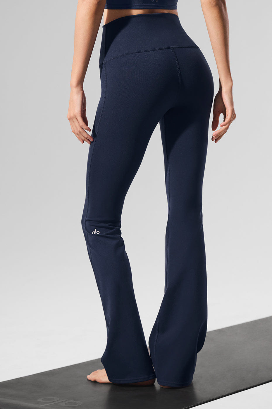 Alo Yoga Airbrush High-Waist Bootcut Legging - Navy