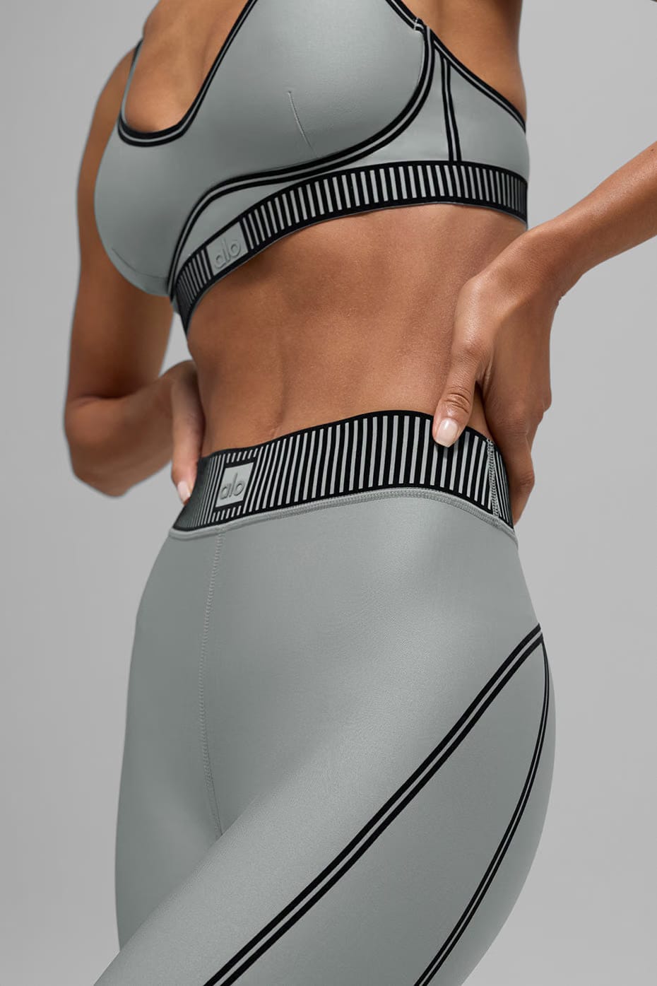 Alo Yoga Airlift High-Waist 7/8 Line Up Legging - Lunar Grey
