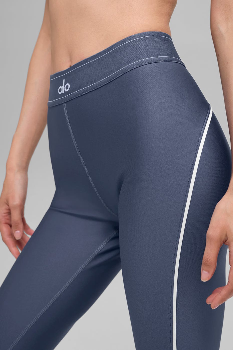 Alo Yoga Airlift High-Waist Suit Up Legging - Bluestone/White
