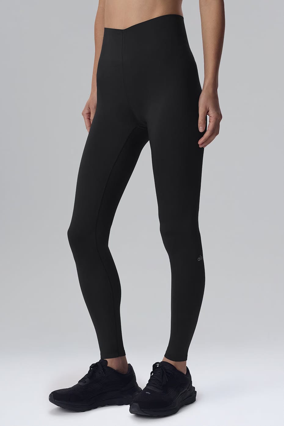 Alo Yoga Airlift Strength Extreme High-Waist 7/8 Legging - Black