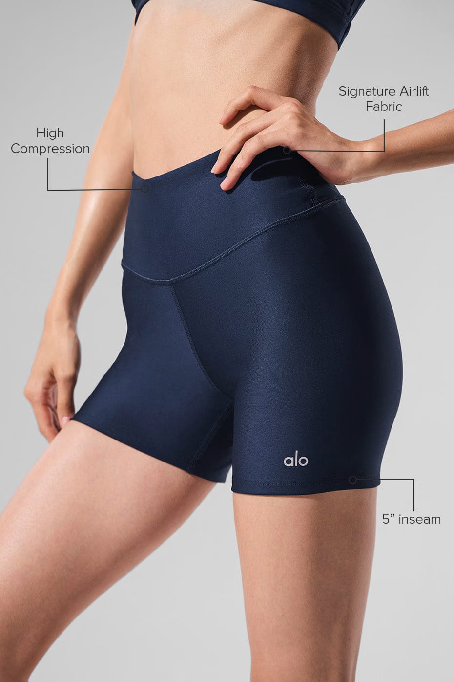 Alo Yoga 5" Airlift Energy Short - Navy