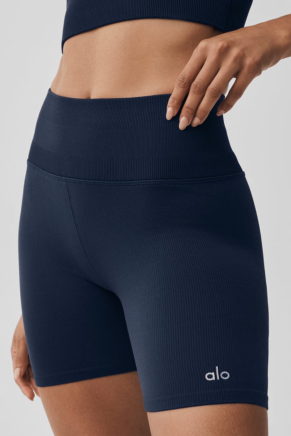 Alo Yoga 5" Seamless Ribbed Favorite Short - Navy
