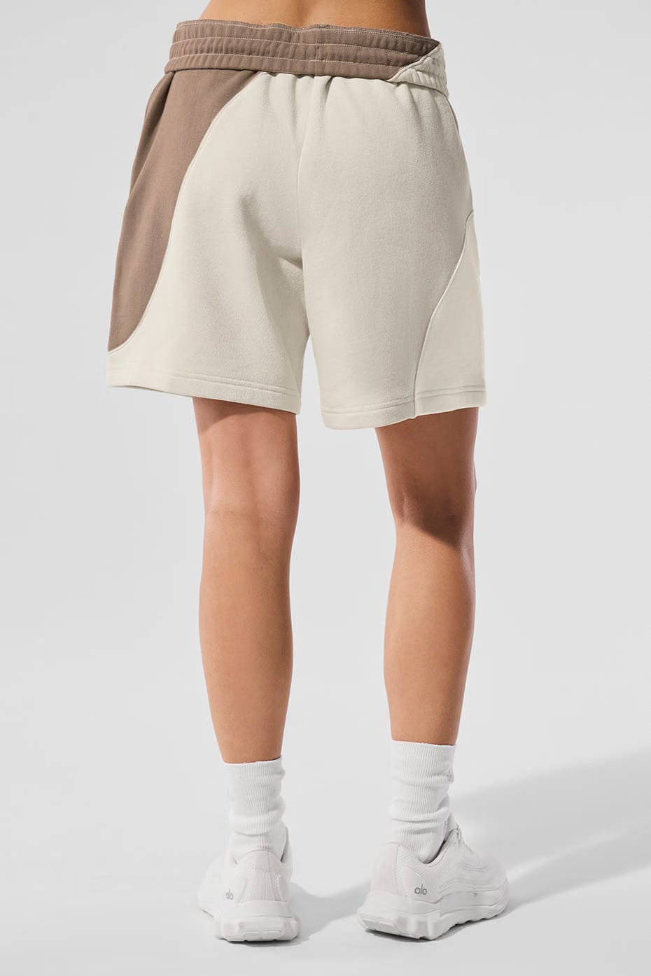 Alo Yoga 7" Make Waves Short - Ivory/Bone/Gravel