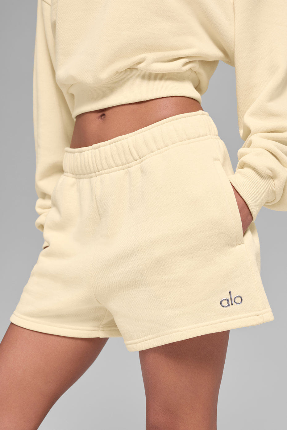 Alo Yoga Accolade Short - Candlelight Yellow
