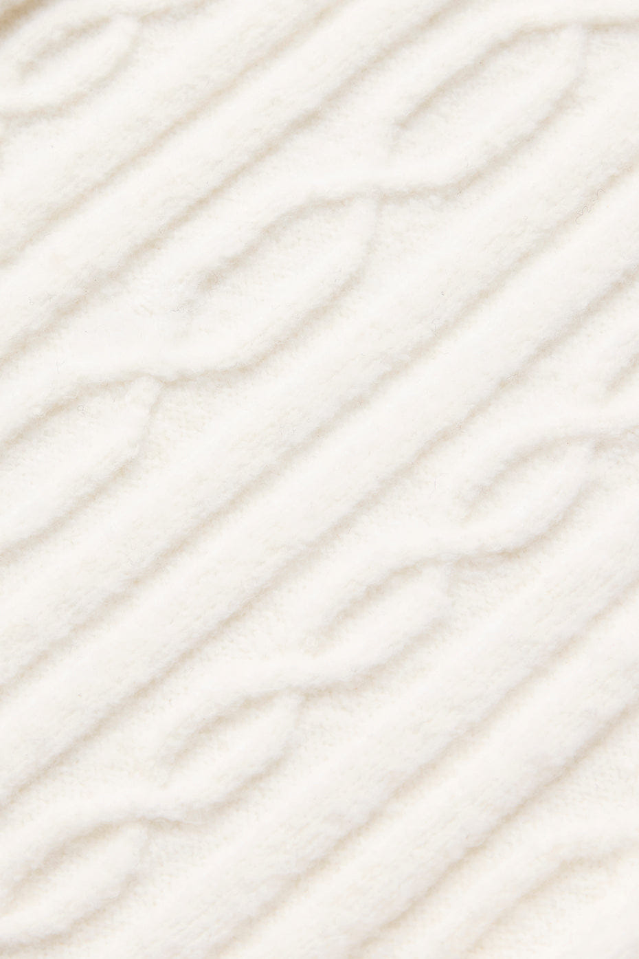 Alo Yoga Cable Knit Winter Bliss Short - Ivory