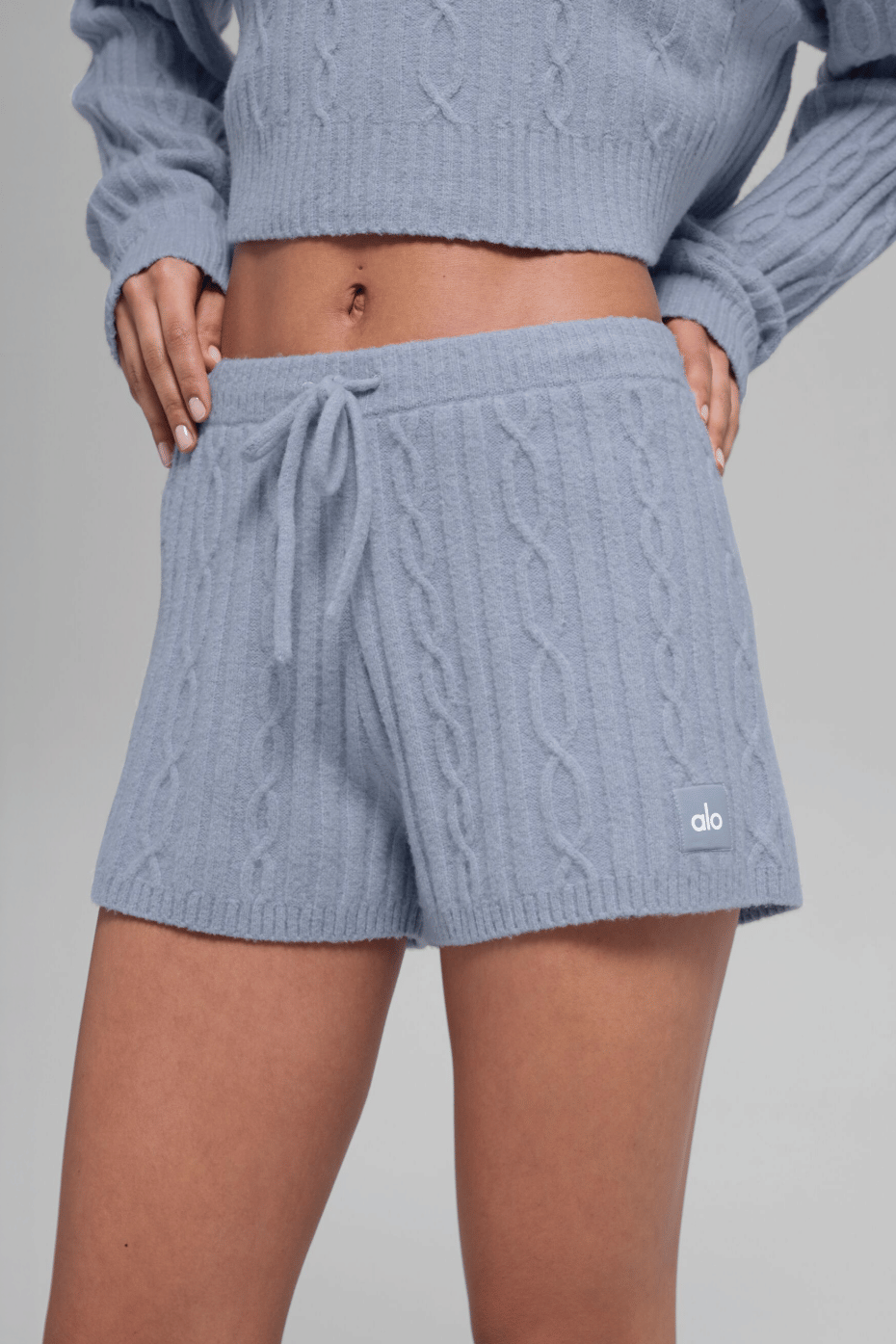 Alo Yoga Cable Knit Winter Bliss Short - Winter Frost