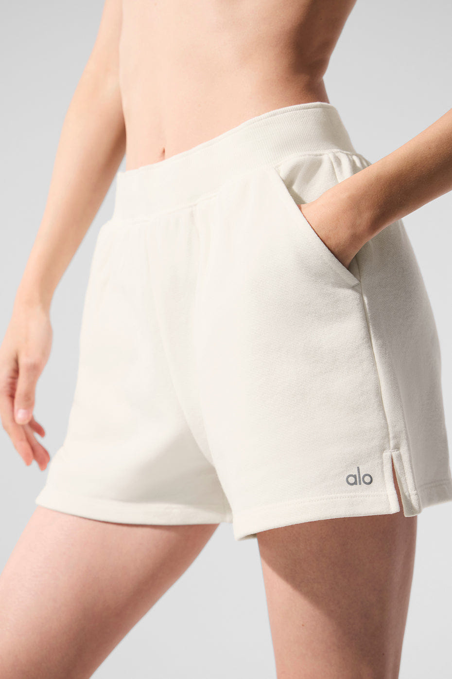 Alo Yoga Low Key Sweat Short - Ivory